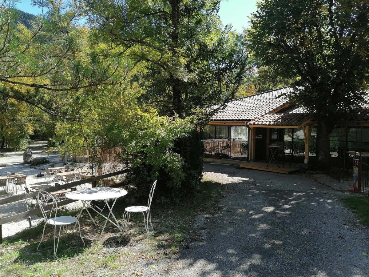 Camping L'Ondine De Provence La Motte-Chalancon Exterior foto