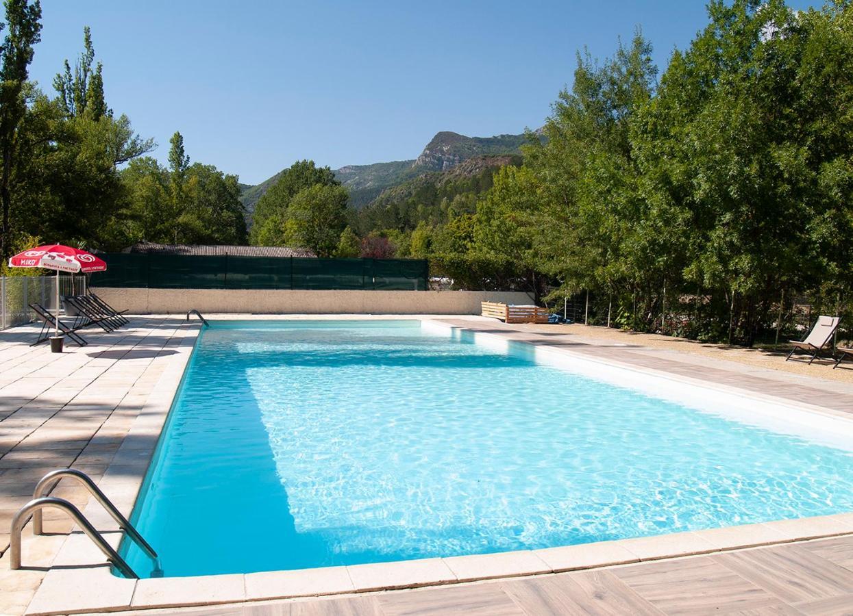 Camping L'Ondine De Provence La Motte-Chalancon Exterior foto