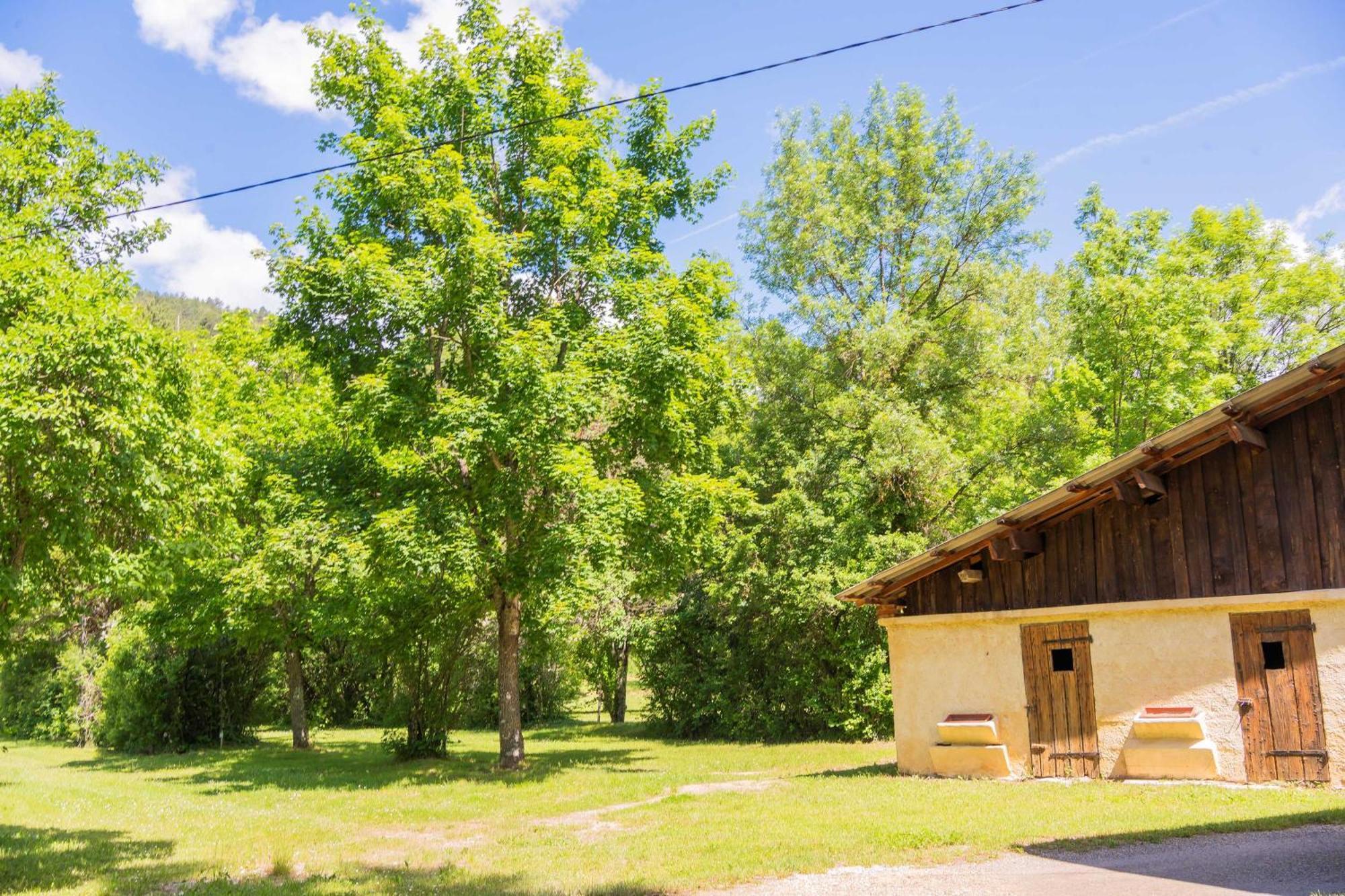 Camping L'Ondine De Provence La Motte-Chalancon Exterior foto